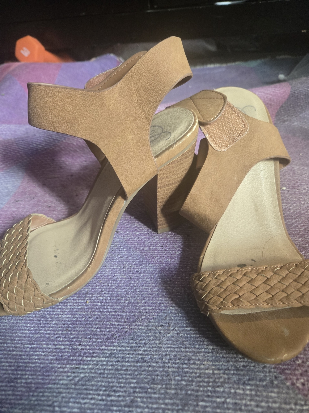 Women’s Tan Block Heel Sandals - Stylish Open Toe